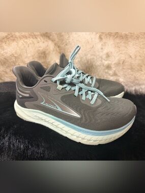 Altra Women's Gray with Light Blue Lace Running Shoes 7